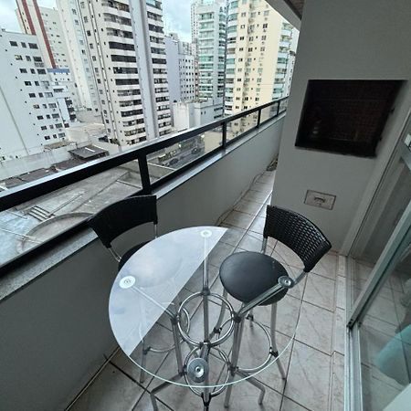 Appartamento Apartamento 2 Quartos Central Diferenciado Balneário Camboriú Esterno foto