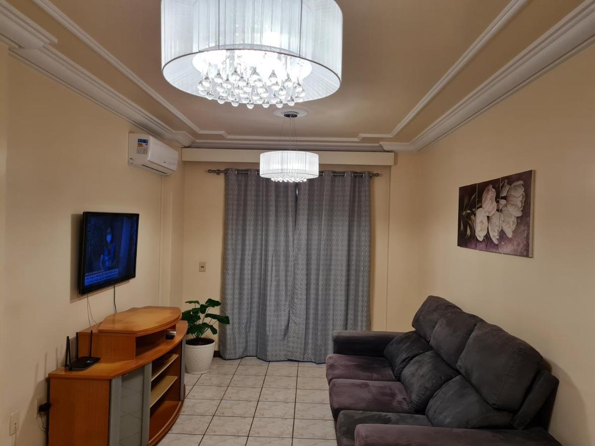 Appartamento Apartamento 2 Quartos Central Diferenciado Balneário Camboriú Esterno foto