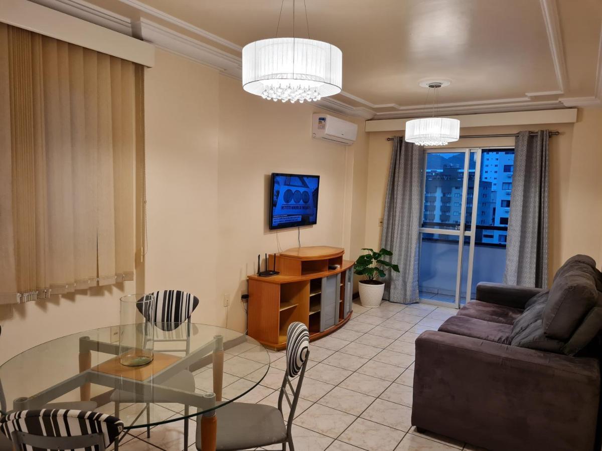 Appartamento Apartamento 2 Quartos Central Diferenciado Balneário Camboriú Esterno foto