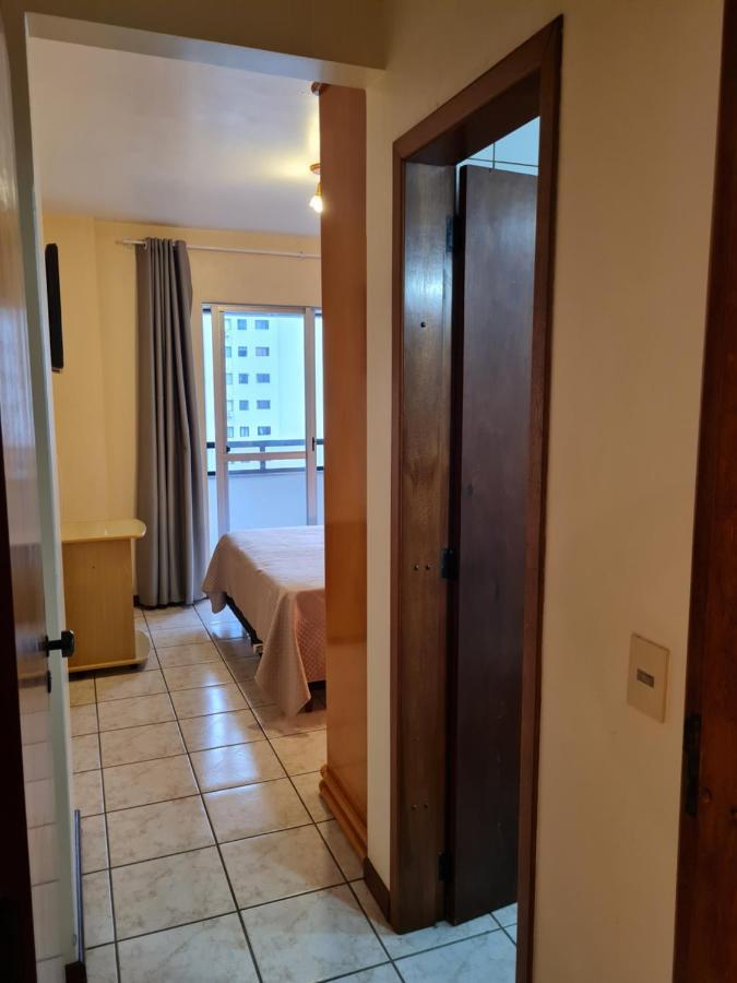 Appartamento Apartamento 2 Quartos Central Diferenciado Balneário Camboriú Esterno foto