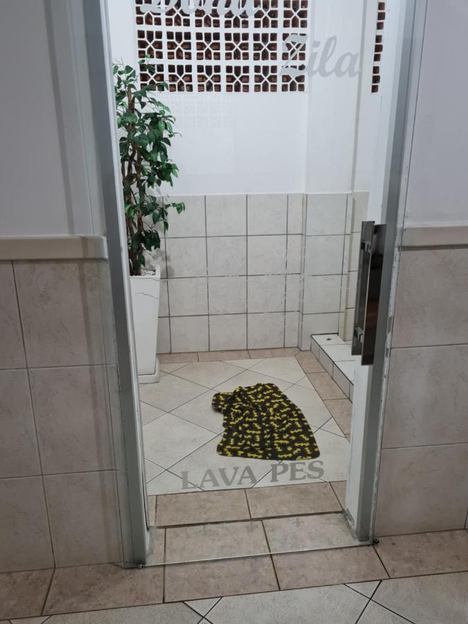 Appartamento Apartamento 2 Quartos Central Diferenciado Balneário Camboriú Esterno foto