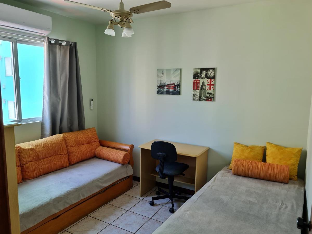 Appartamento Apartamento 2 Quartos Central Diferenciado Balneário Camboriú Esterno foto