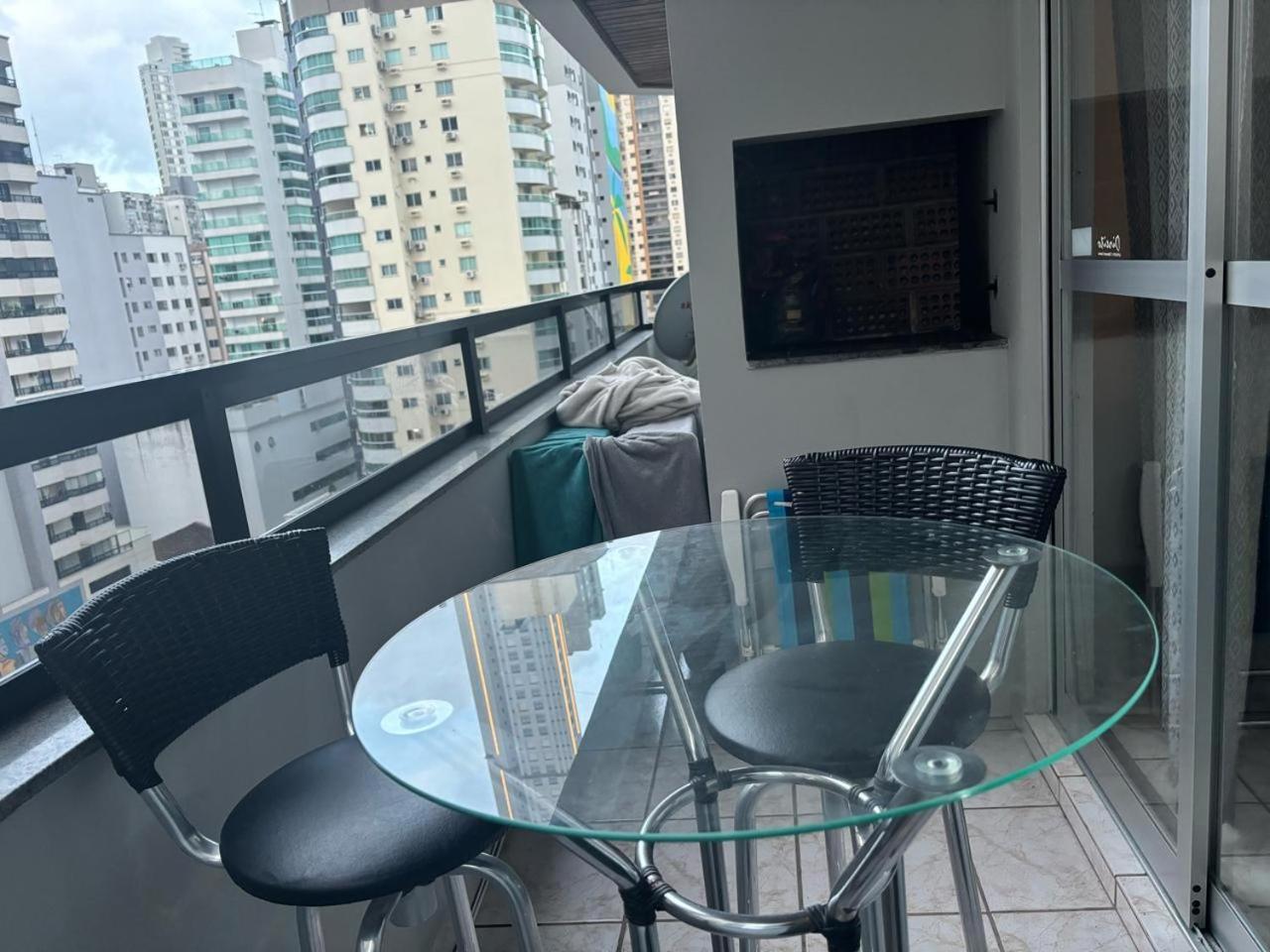 Appartamento Apartamento 2 Quartos Central Diferenciado Balneário Camboriú Esterno foto